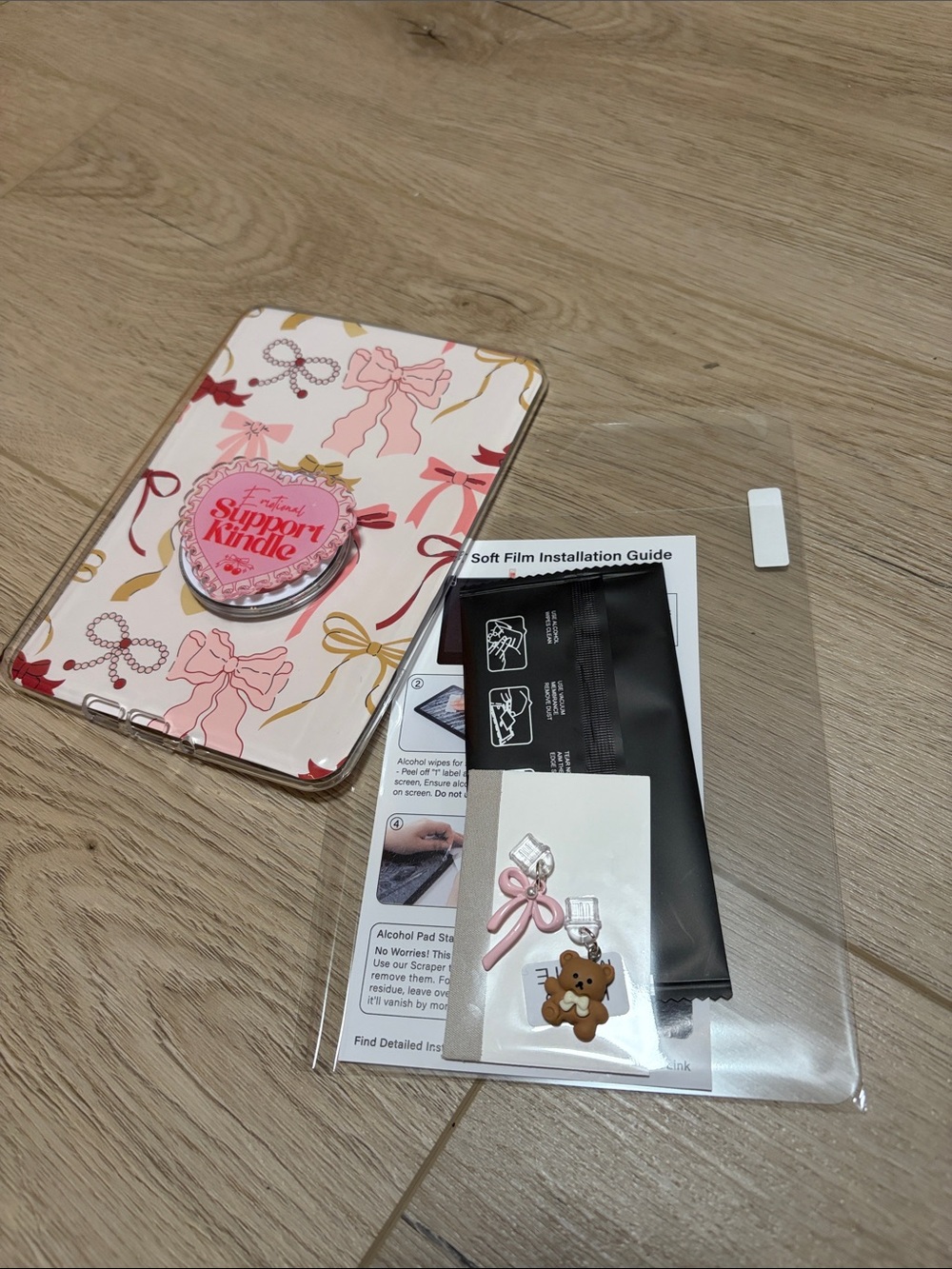 Kindle Colorsoft Accessory Bundle - Picture 6 of 6